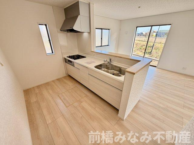 【新築平屋】前橋市北代田町第10-1期　１号棟(全３棟)　クレイドルガーデン　新築建売分譲のキッチン|きれいなキッチンです
