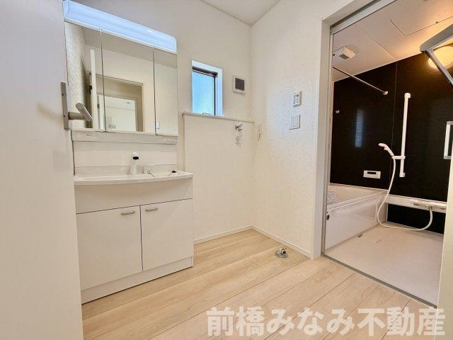 【新築平屋】前橋市北代田町第10-1期　１号棟(全３棟)　クレイドルガーデン　新築建売分譲の独立洗面台|独立洗面台で身支度をすべて済ませてしまいましょう