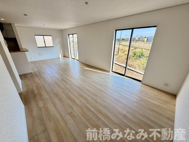 【新築平屋】前橋市北代田町第10-1期　１号棟(全３棟)　クレイドルガーデン　新築建売分譲の居間・リビング|ゆったりとした居間です