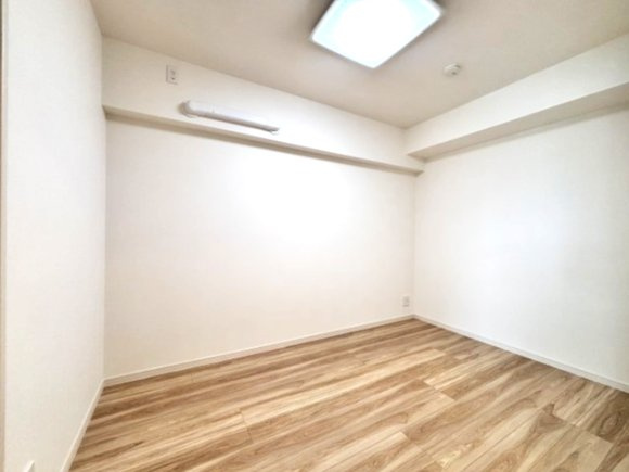 GSハイム第二金町の洋室|シンプルだからこそ美しい、上質な居住空間。