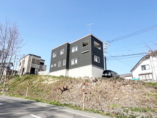 小樽市赤岩2丁目　戸建の外観|窓を遮る建物などがないので、陽当たりも確保できます♪