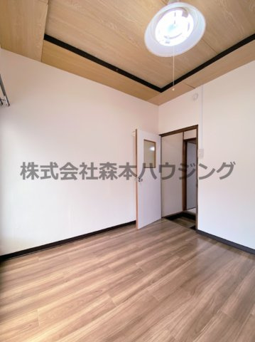 【洋室】 | 　大東市北条2丁目テラスハウス | きれいな洋室です
2階