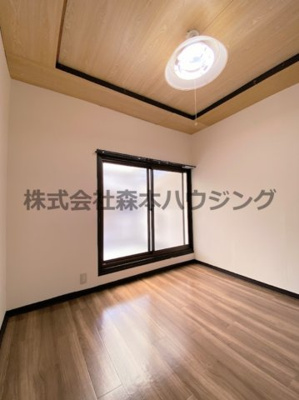 【洋室】 | 　大東市北条2丁目テラスハウス | 使いやすい洋室です
2階