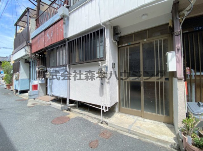 【エントランス】 | 　大東市北条2丁目テラスハウス | 落ち着いたエントランスです