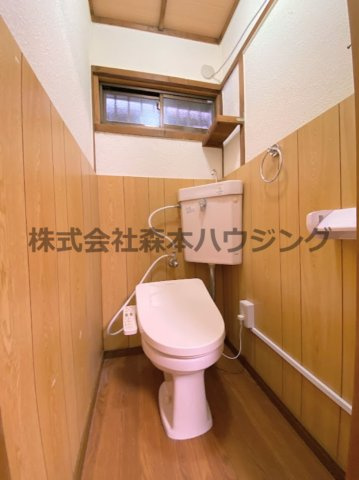 【トイレ】 | 　大東市北条2丁目テラスハウス | 落ち着いたトイレです
