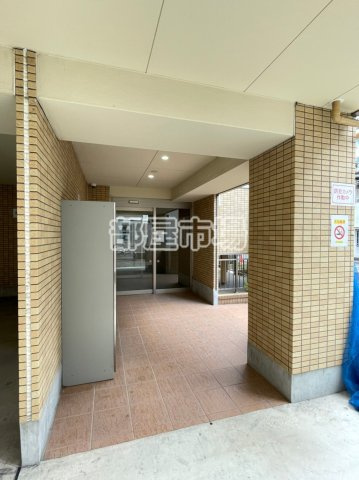 ラヴィエント浅草言問のエントランス