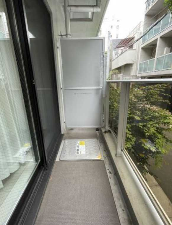 PASEO中目黒　敷金0　角部屋　オートロックのバルコニー