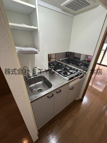 仲介手数料０円！アンプルールフェールVertのキッチン