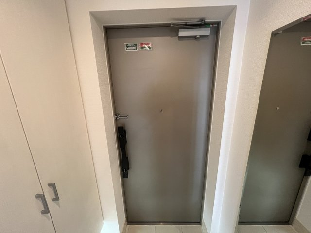グランスイート文京小桜の玄関
