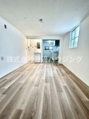 都島中通1丁目テラスハウスの居間・リビング