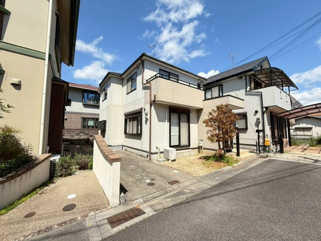 神戸市西区持子１丁目戸建の和室|掲載写真の一部は、室内イメージをお伝えするために画像補正（荷物の消去等）を行っています。現況を優先してください。