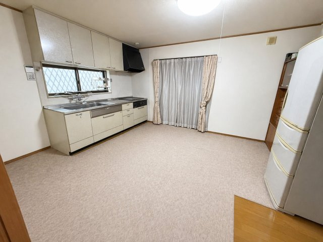神戸市西区持子１丁目戸建の洋室|掲載写真の一部は、室内イメージをお伝えするために画像補正（荷物の消去等）を行っています。現況を優先してください。
