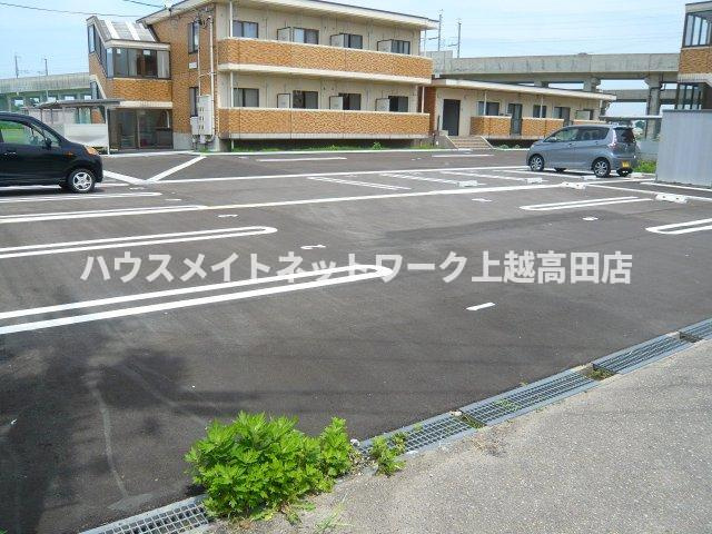 エクセレントコート Ｃ棟の駐車場|消雪付駐車場