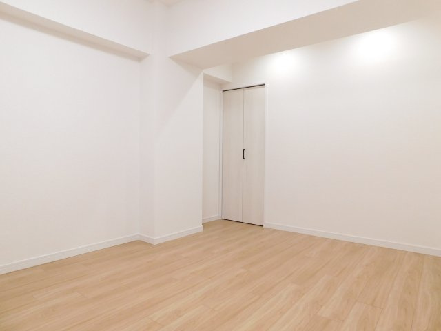 名古屋市瑞穂区山下通５丁目の中古マンションの洋室|◇洋室◇　　明るい洋室６．３帖　全居室収納完備！　（新規リフォーム済）