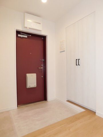 名古屋市瑞穂区山下通５丁目の中古マンションの玄関|◇玄関◇　　収納完備で玄関がスッキリと片付きます♪　