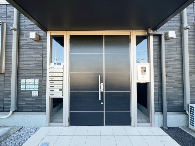 シャーメゾン セレッソのエントランス