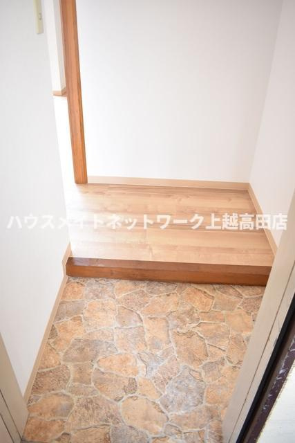 ウイングヒルズＡ棟の玄関|玄関
