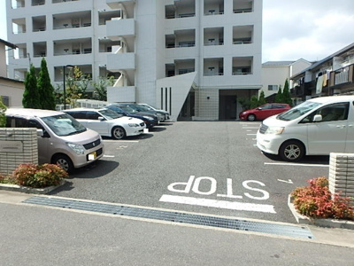 敷地内駐車場（有料・要空き確認）