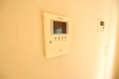 来訪者の確認できるTVモニターホン付き