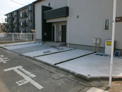 敷地内駐車場（要空き確認)