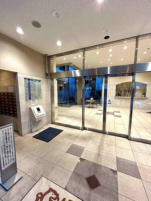 【エントランス】 | ライオンズヴィアーレ浦和弐番館 | エントランス外観