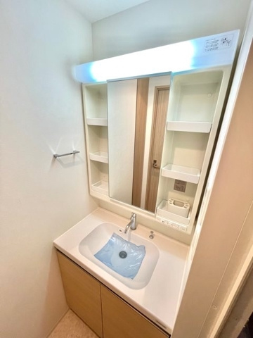 新品家具付きマンション小島7(KaGood東京)の洗面所