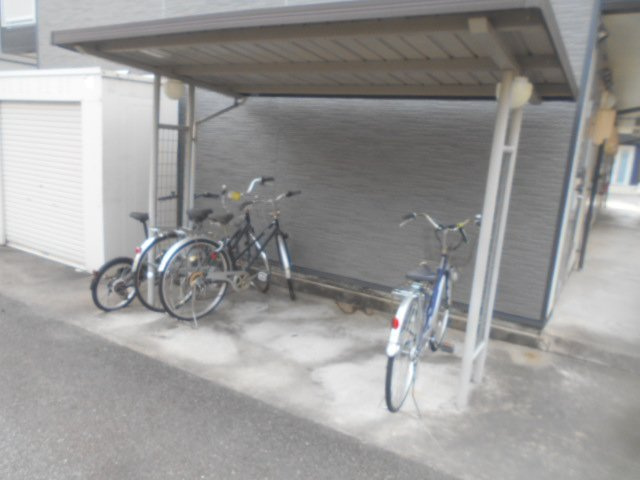 レオパレスカナンのその他|駐輪場