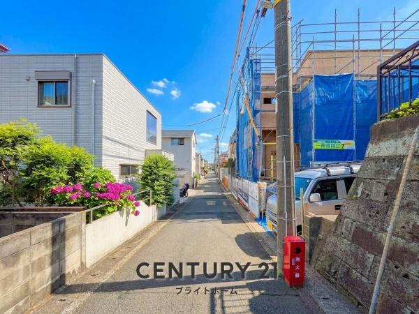 横浜市旭区今宿２丁目の新築一戸建の前面道路含む現地写真|車通りが少ない為、小さなお子様にも安心です。
是非一度、現地へ起こしください。
