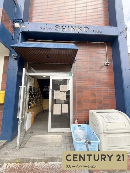 大阪市港区築港３丁目の賃貸マンションのエントランス