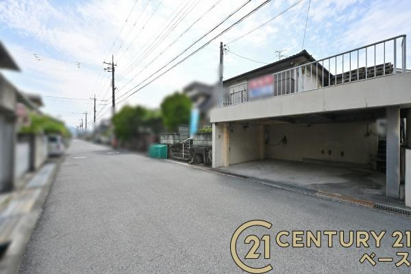 北葛城郡上牧町桜ケ丘１丁目　一戸建の前面道路含む現地写真|■現地撮影写真■前面道路６ｍと広々開放的！