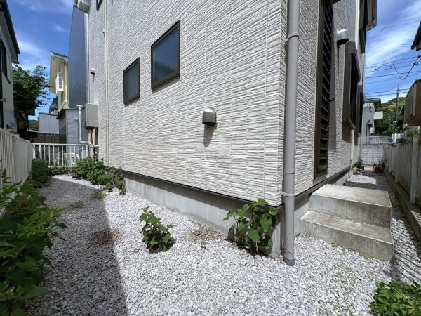 横浜市栄区長倉町の中古一戸建の庭