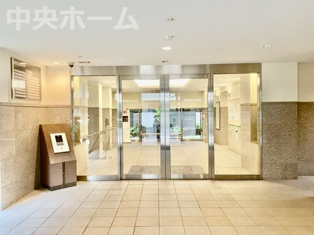 ライオンズステージ門前仲町冬木の防犯設備|【オートロック】オートロックシステムでセキュリティ充実。当たり前ですが、安全で安心して暮らすのって大事ですよね。お探しのご条件でオートロック付きの物件を探す方も多いですがやはりセキュリティは大事です。
