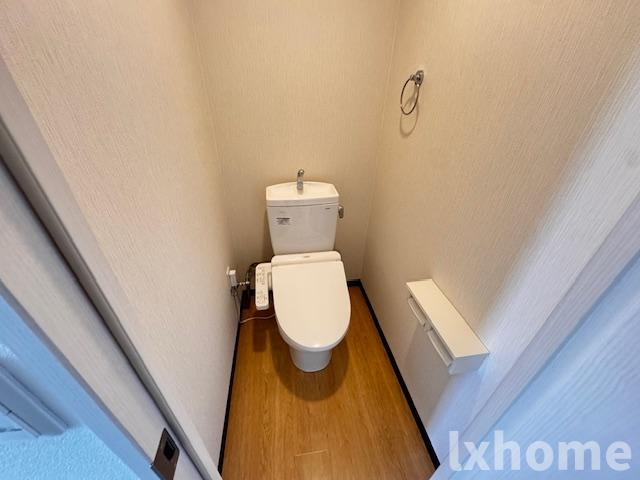 ニュー星見ハイツのトイレ|落ち着いた色調のトイレです