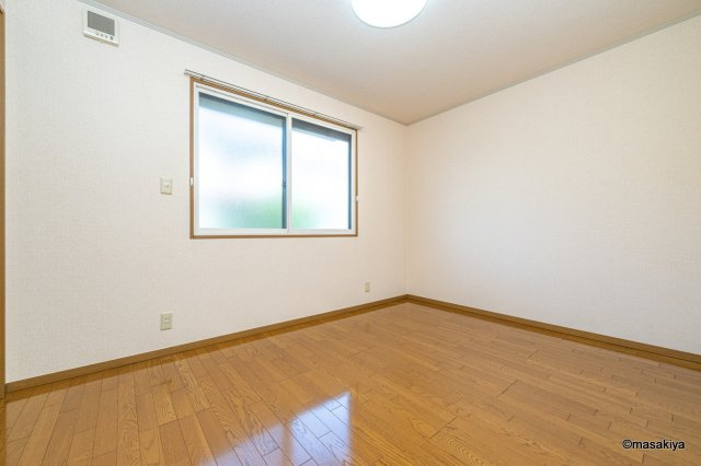 リバーシティーの洋室