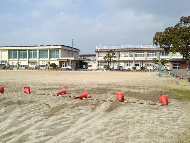 エレガンツァの周辺|二川小学校まで930m