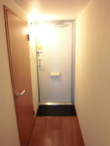 レオパレス美樹の玄関