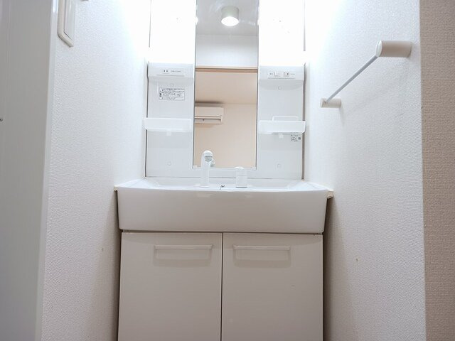 ラフレシールＢの洗面所