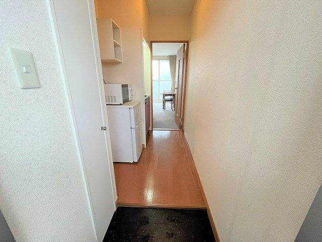 レオパレスセジュール和泉の玄関