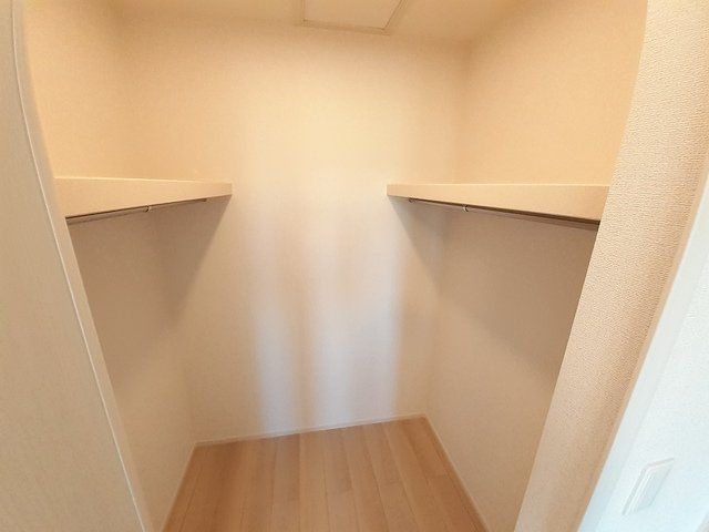 レジデンス　プリュⅧの収納