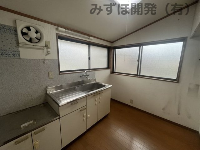 天童市中里１丁目7-27のキッチン|2階のキッチン4.4帖。こちらは平成6年に増築した部分になります。