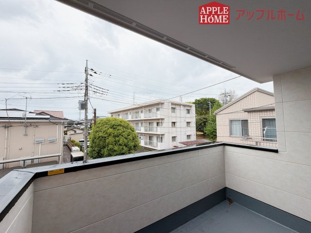 [新築住宅] 鶴ヶ島市脚折町 11期 全3棟の展望|家族分の洗濯物もしっかり干せます。日当たりも良く、毎日のお洗濯が楽しくなりそう♪お布団は手軽に干せていつもポカポカに☆