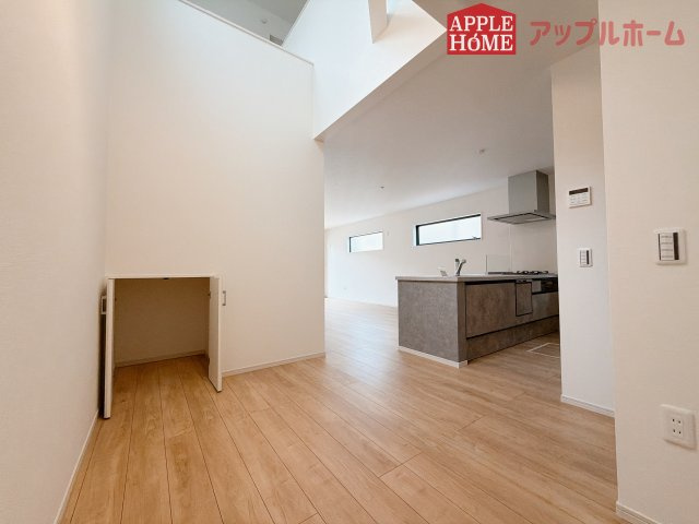 [新築住宅] 鶴ヶ島市脚折町 11期 全3棟の居間・リビング|１日の長い時間を過ごす大切なリビングだから、広さ日当たりとことんこだわりましょう♪ぜひこの空間を実際にご体感ください！