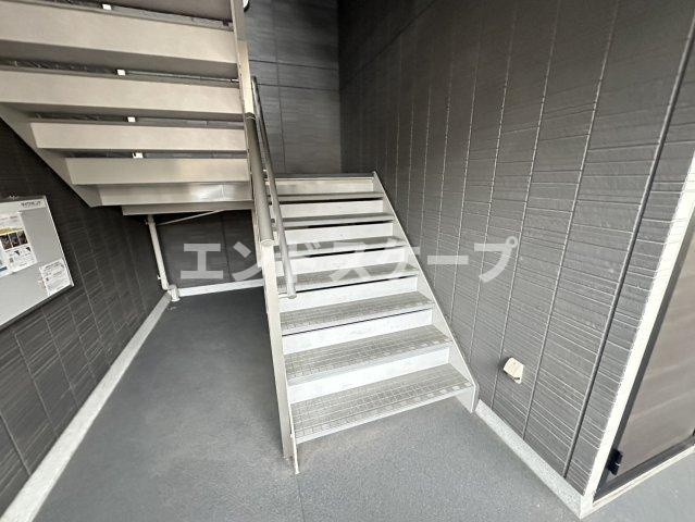 アロスネグロのエントランス|高崎、前橋のお部屋探しはエンドスケープまで！お客様の理想お聞かせ下さい♪