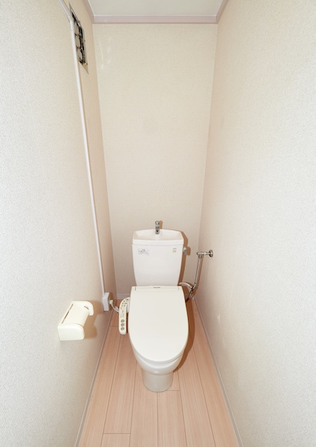 グリーンヒル名谷のトイレ|温水洗浄便座