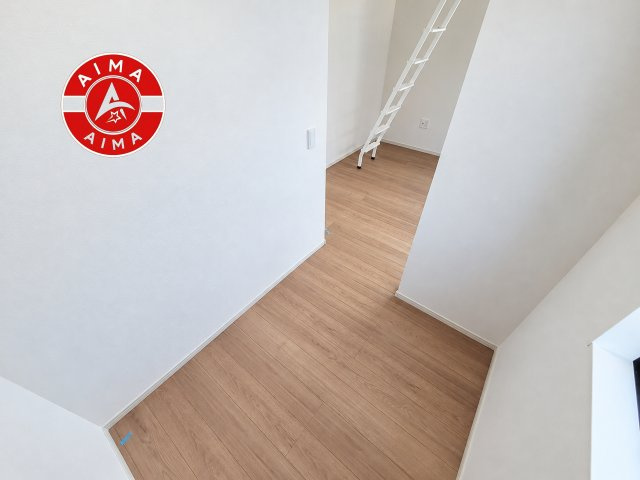 福岡市博多区麦野2丁目第3-2棟（1号棟）の収納|洋服や大きな荷物が多い方や人数の多いご家族などは、一般的なクローゼットよりもウォークインクローゼットのほうが使い勝手が良いです。