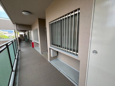 【その他共用部分】 | 神戸北町ウィルコートＡ棟 | 出窓の下に室外機置き場あり