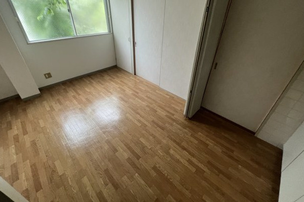 2棟一括×収益性重視の一棟 伊丹市 新耐震の洋室