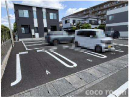 ハピネスの駐車場
