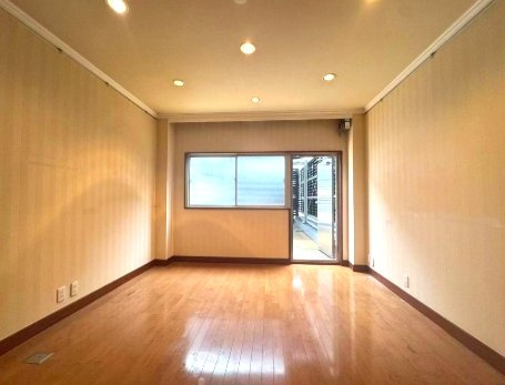 足代２丁目住宅付店舗戸建の内装