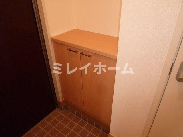 フリーゼ小山の玄関